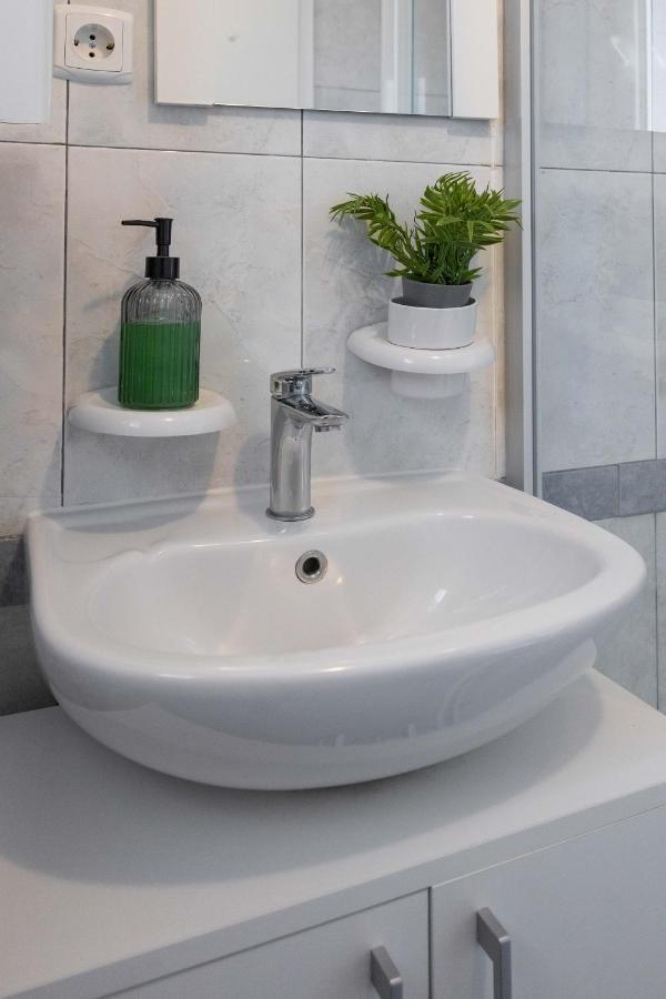 Ferienwohnung Bright And Modern Studio Near City Center Zagreb Exterior foto